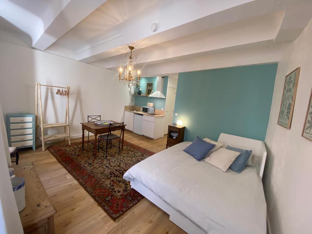 3 Studios Hyeres - Centre Ville Rue Pietonne - Manon 外观 照片